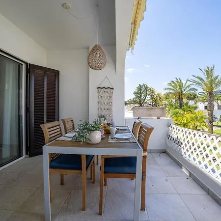 Luxury House - Golf & Tennis Court & Pool View Vakantiehuis