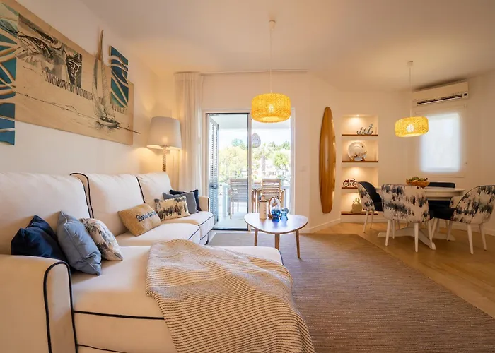 Luxury House - Golf & Tennis Court & Pool View Hébergement de vacances *